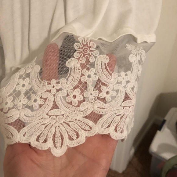 Emerald White/Slightly Off White Flowy Lace Bottom Tank Size 2X - Picture 3 of 6